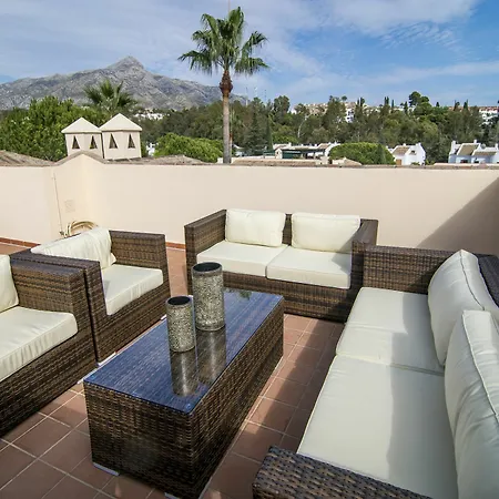 Brisas Pueblo - Roomsevice Apartamento Marbella