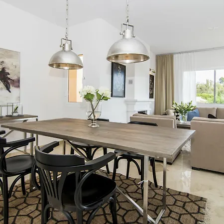 Brisas Pueblo - Roomsevice * Marbella